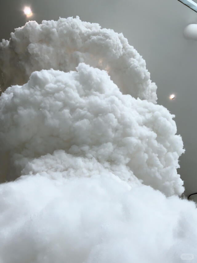 The Giant Cloud