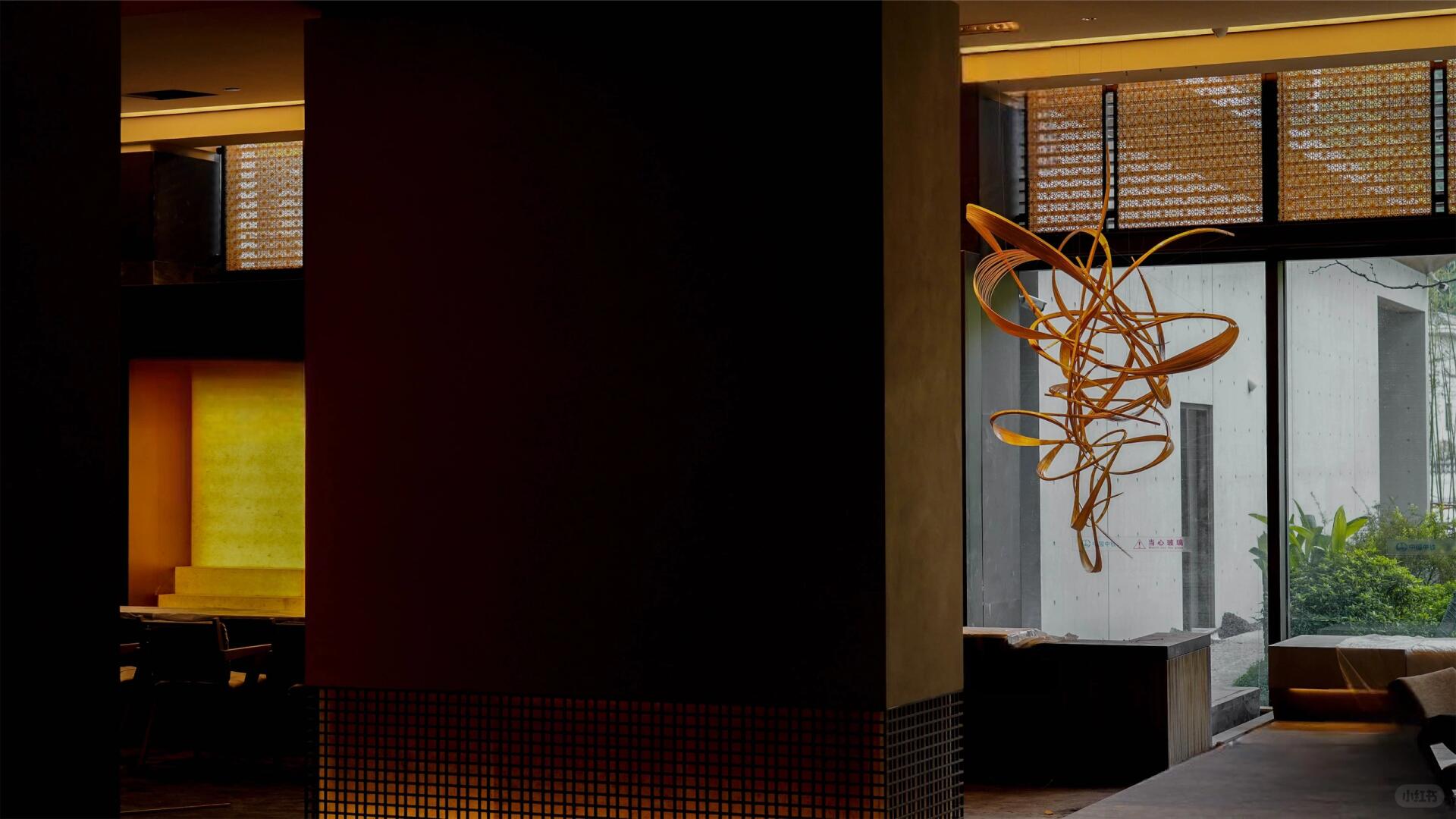 Writing Zen in Bamboo, Tracing the Paths of Wind and Mist | Hotel Installation Art| Installation art lostpeach