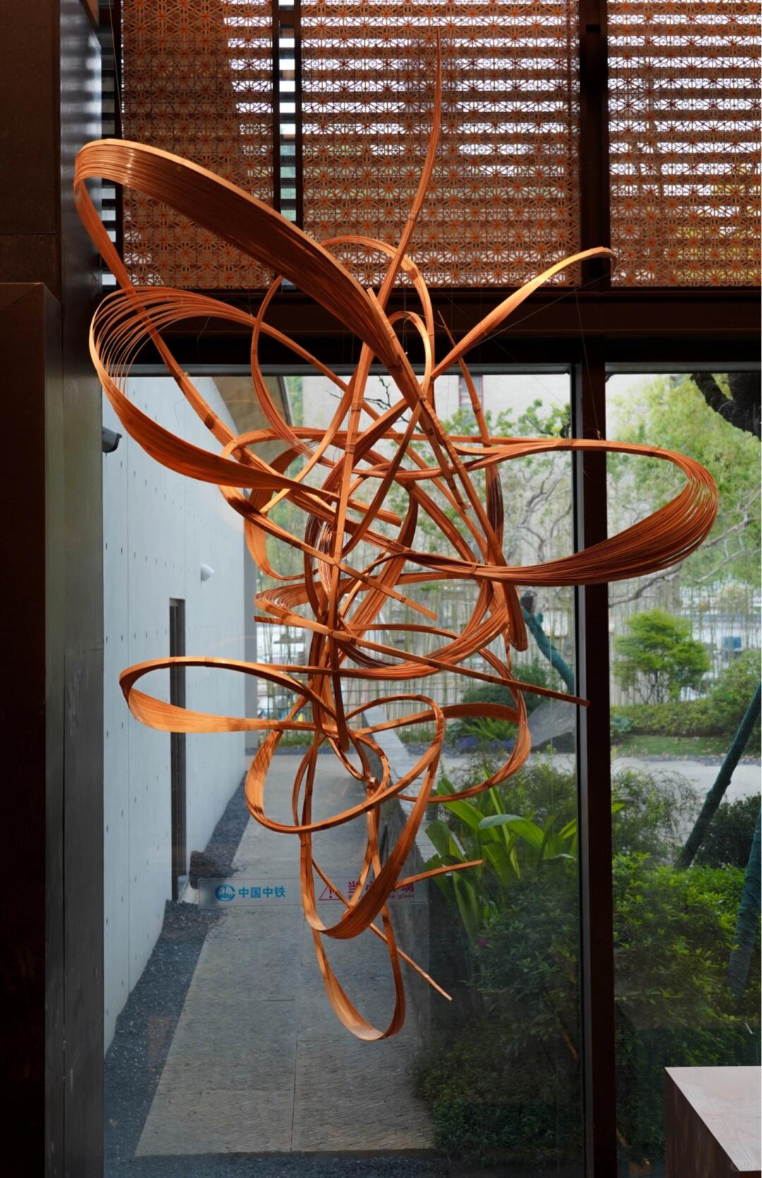 Writing Zen in Bamboo, Tracing the Paths of Wind and Mist | Hotel Installation Art| Installation art lostpeach