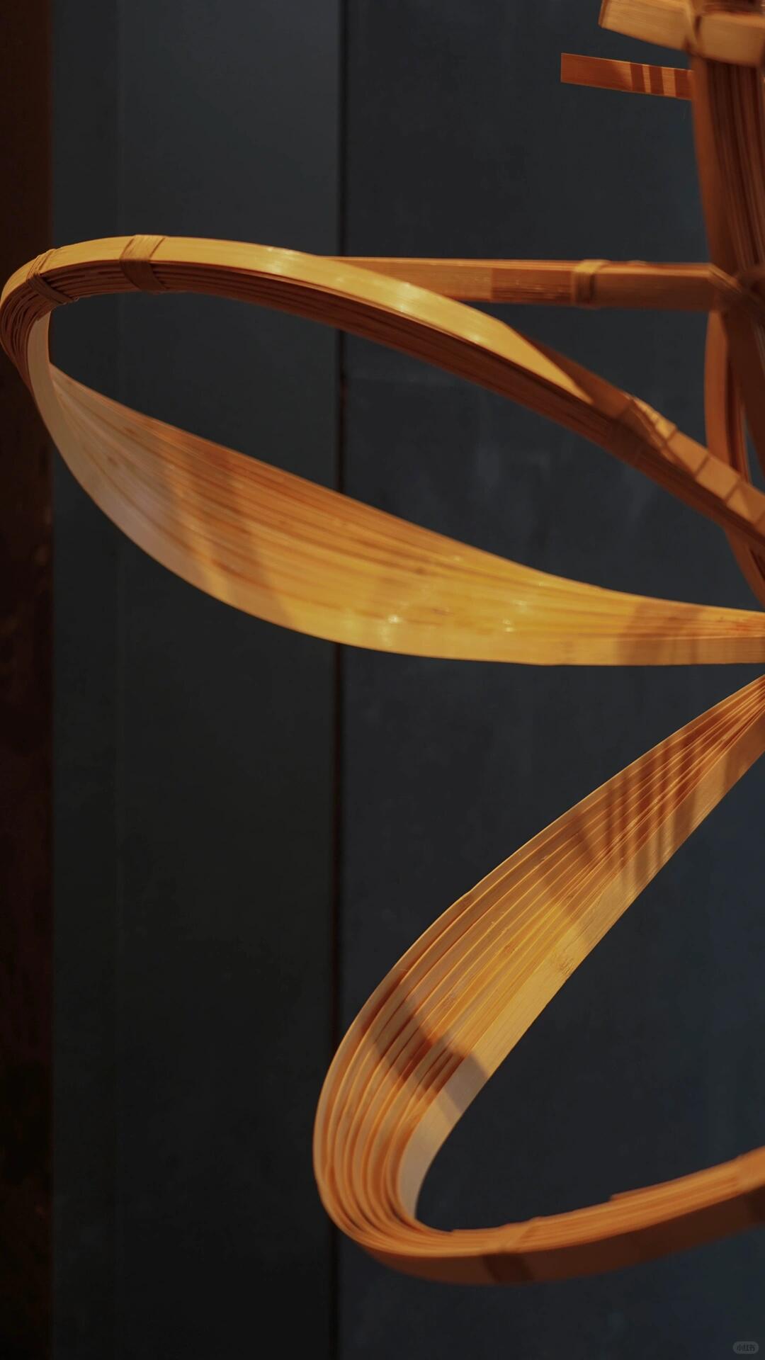 Writing Zen in Bamboo, Tracing the Paths of Wind and Mist | Hotel Installation Art| Installation art lostpeach