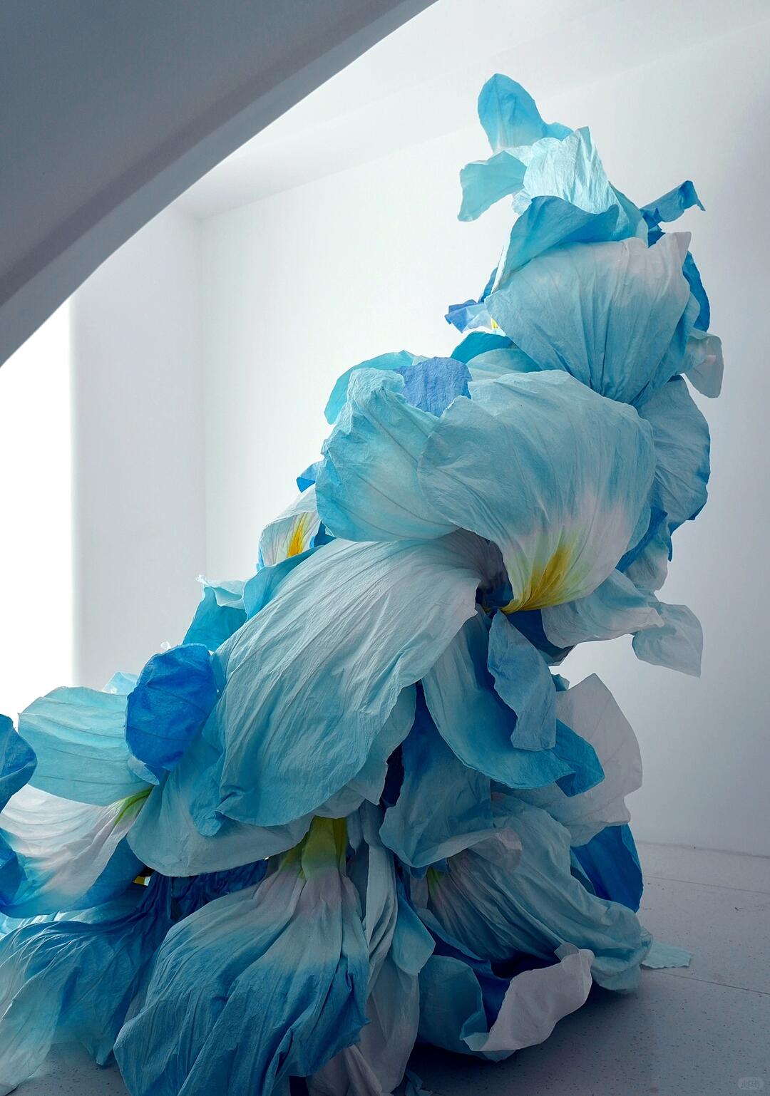 Art Installation | The Dance of Irises, Crisp Summer Hues| Installation art lostpeach