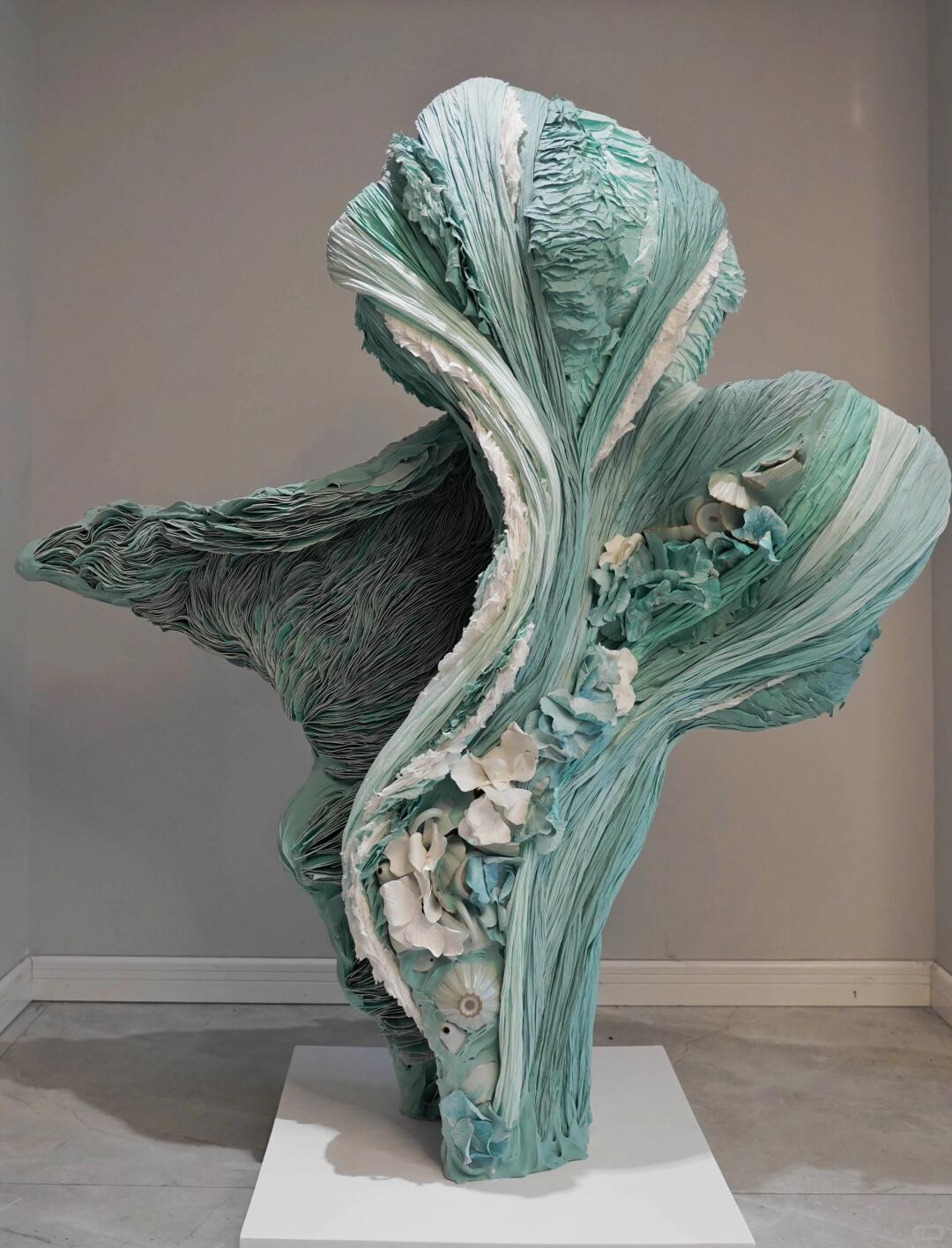 Petrified Wood | Frozen Poetry of Growth Rings | Installation Art| Installation art lostpeach