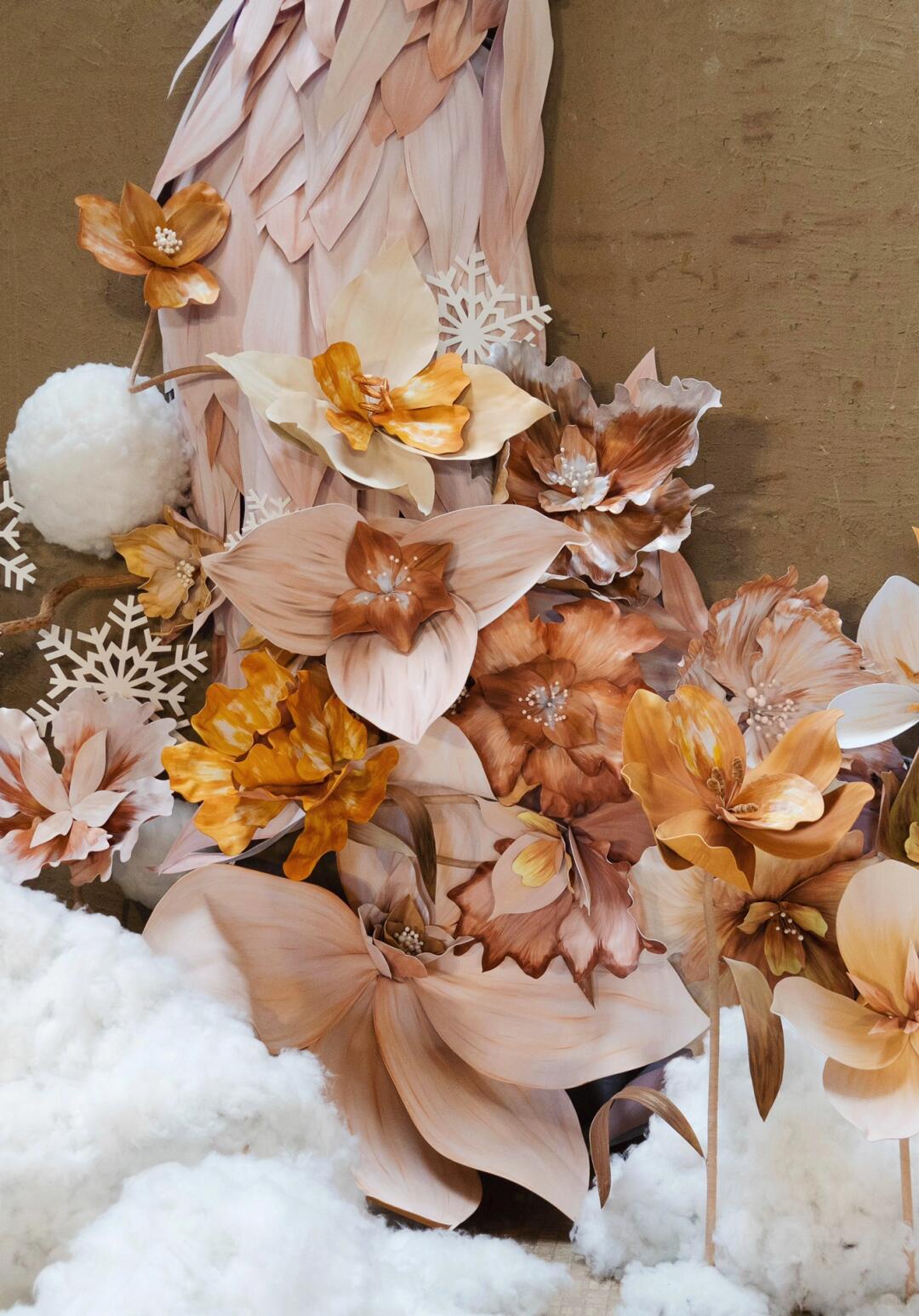 Seasons, Clouds, and Moon: A Mind-Bending Fusion of Seasonal Themes | Installation Art| Installation art lostpeach