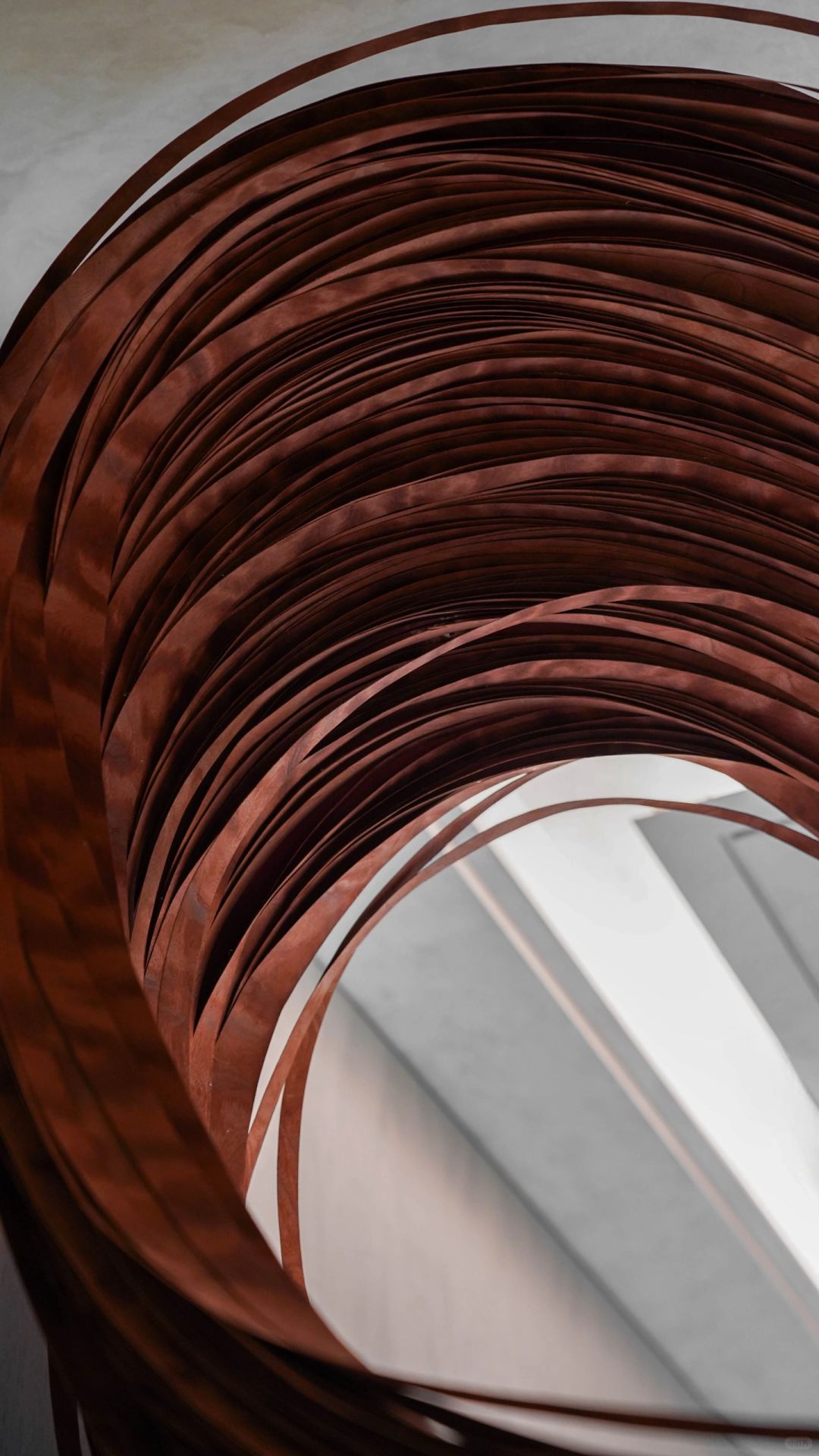 千缕红花梨,水袖渡惊鸿 | 展厅木皮艺术装置 - 图片6