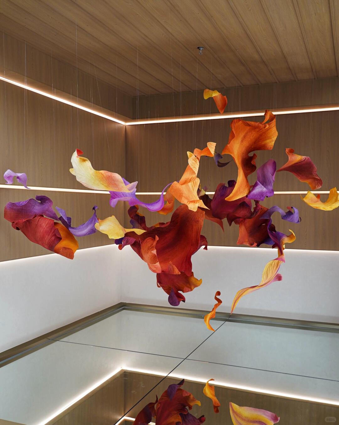 被风吹散的诗 | 镜像世界的装置艺术 - 图片2