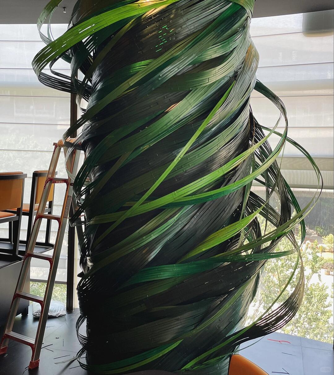 Suspending the Hidden Column | Leisurely Rosemary| Installation art lostpeach