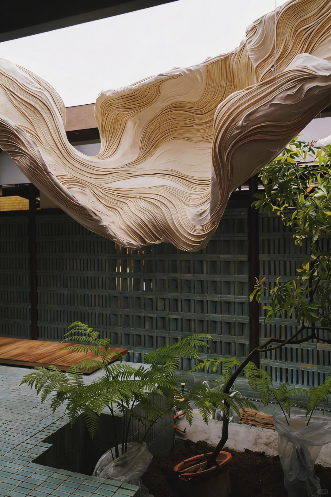 A Leaf Reimagined| Installation art lostpeach