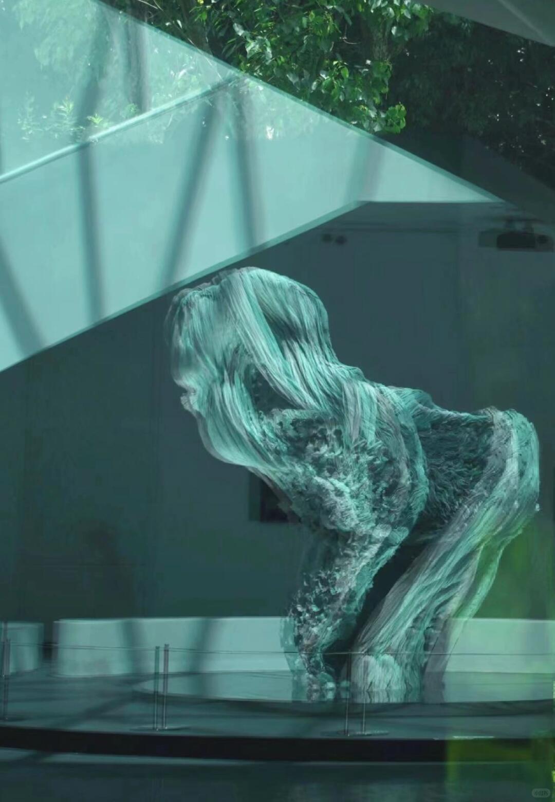 A Thousand Fragments: Reimagining Ru Porcelain| Installation art lostpeach